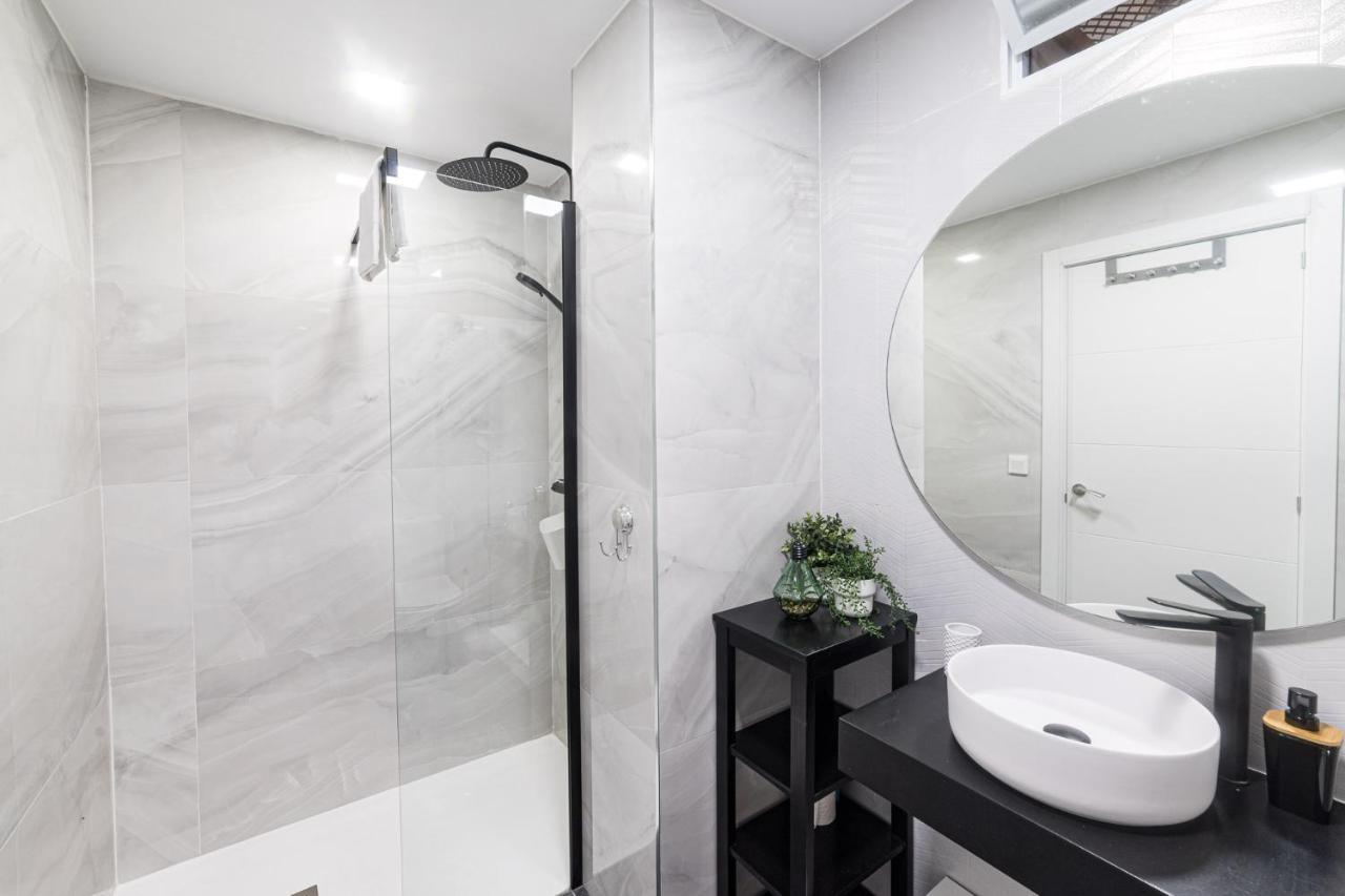Moonkey - Apto. Albeniz, Con Acogedor Patio Alicante Exterior foto
